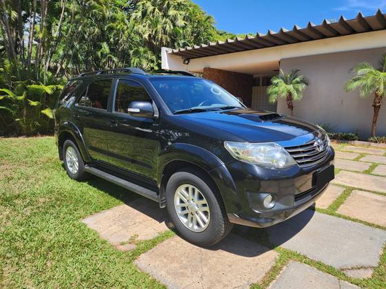 TOYOTA HILUX SW4 3.0 SRV 4X4 7 LUGARES 16V TURBO INTERCOOLER DIESEL 4P AUTOMÁTICO TOYOTA HILUX SW4 3.0 SRV 4X4 7 LUGARES 16V TURBO INTERCOOLER DIESEL 4P AUTOMÁTICO